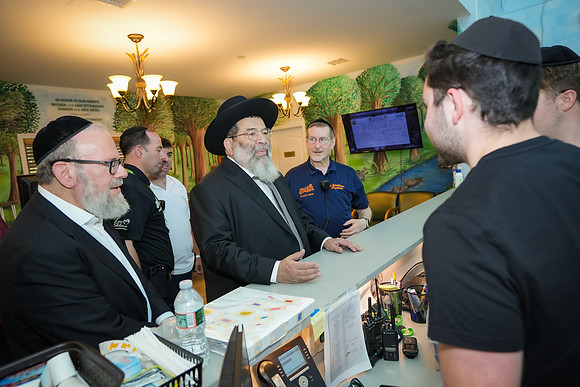 Rav Bender Visits CSSB 26-003