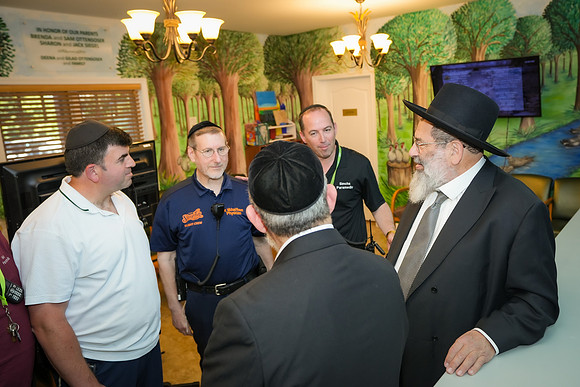 Rav Bender Visits CSSB 26-008