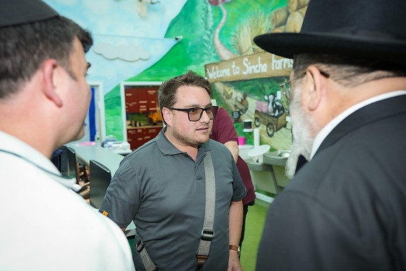 Rav Bender Visits CSSB 26-012
