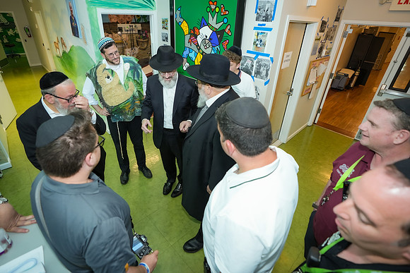 Rav Bender Visits CSSB 26-013