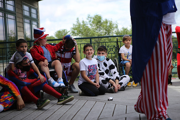 IMG-019